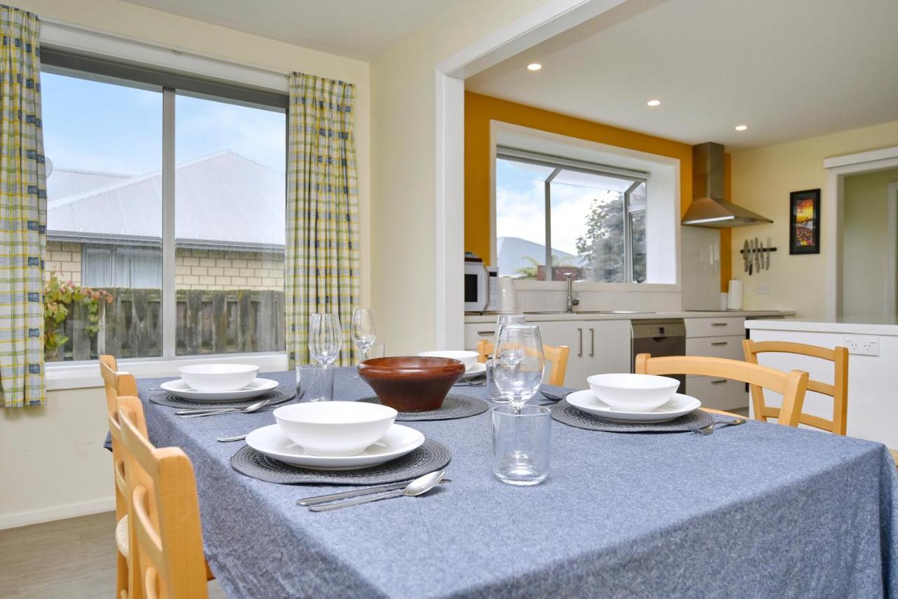 Charlesworth Villa - Christchurch Holiday Homes Экстерьер фото