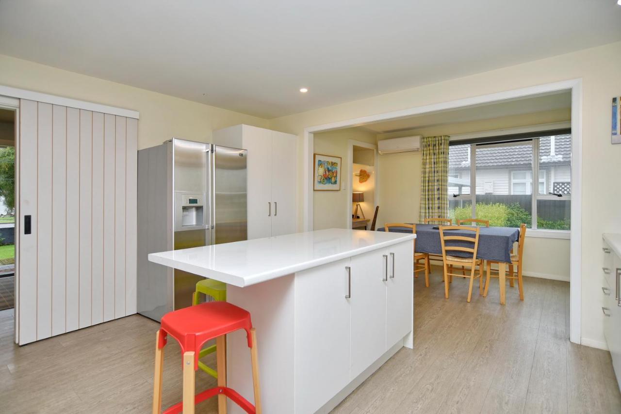 Charlesworth Villa - Christchurch Holiday Homes Экстерьер фото