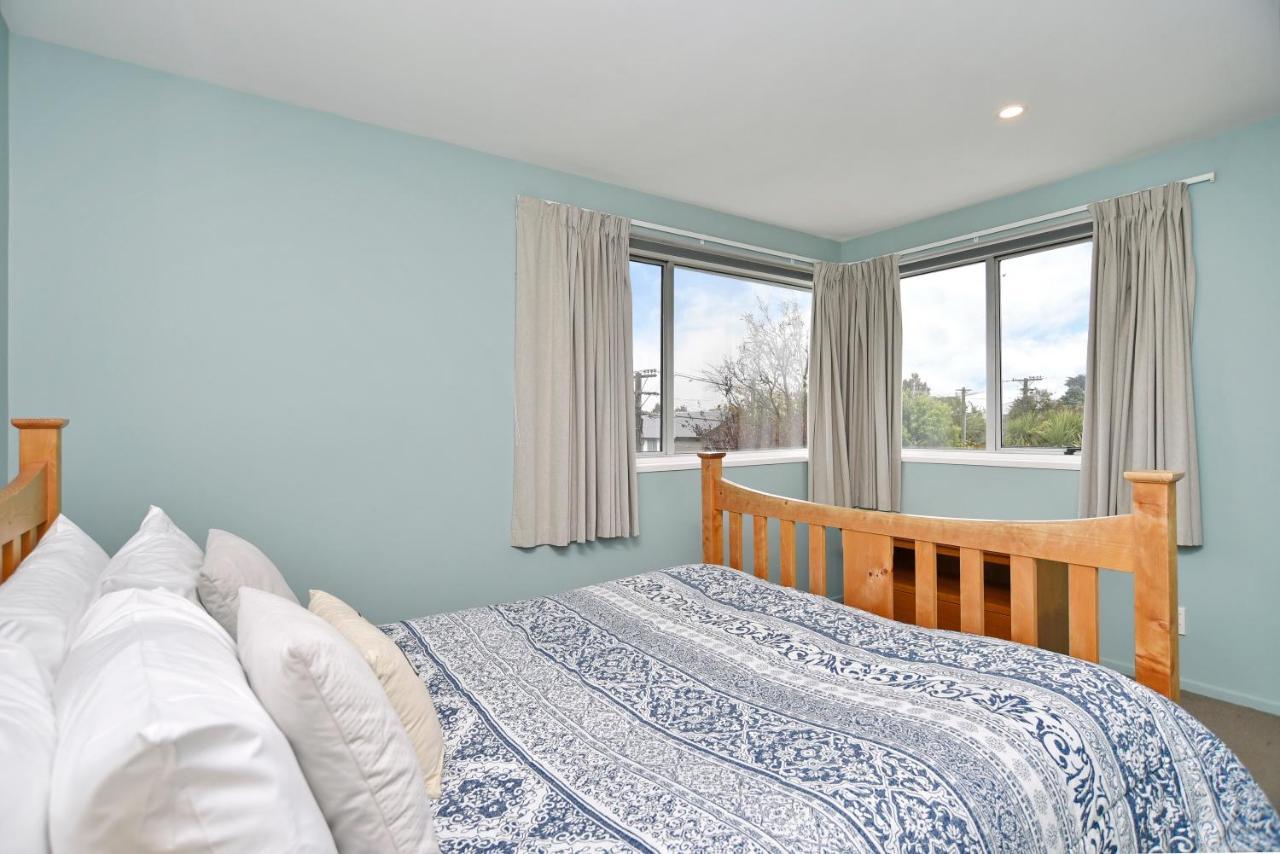 Charlesworth Villa - Christchurch Holiday Homes Экстерьер фото