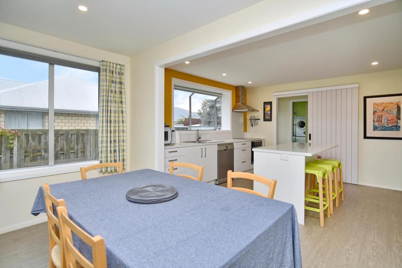 Charlesworth Villa - Christchurch Holiday Homes Экстерьер фото