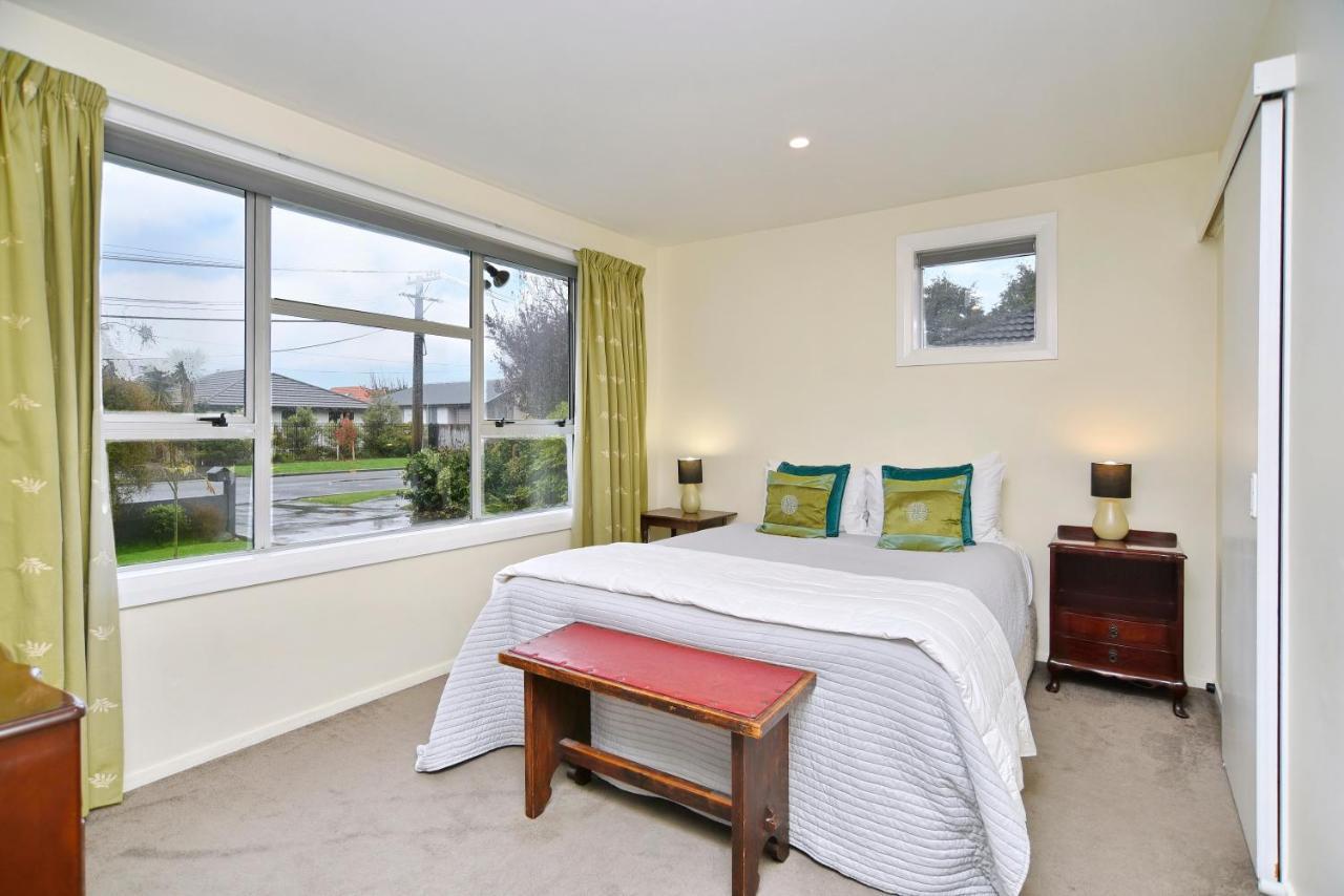 Charlesworth Villa - Christchurch Holiday Homes Экстерьер фото